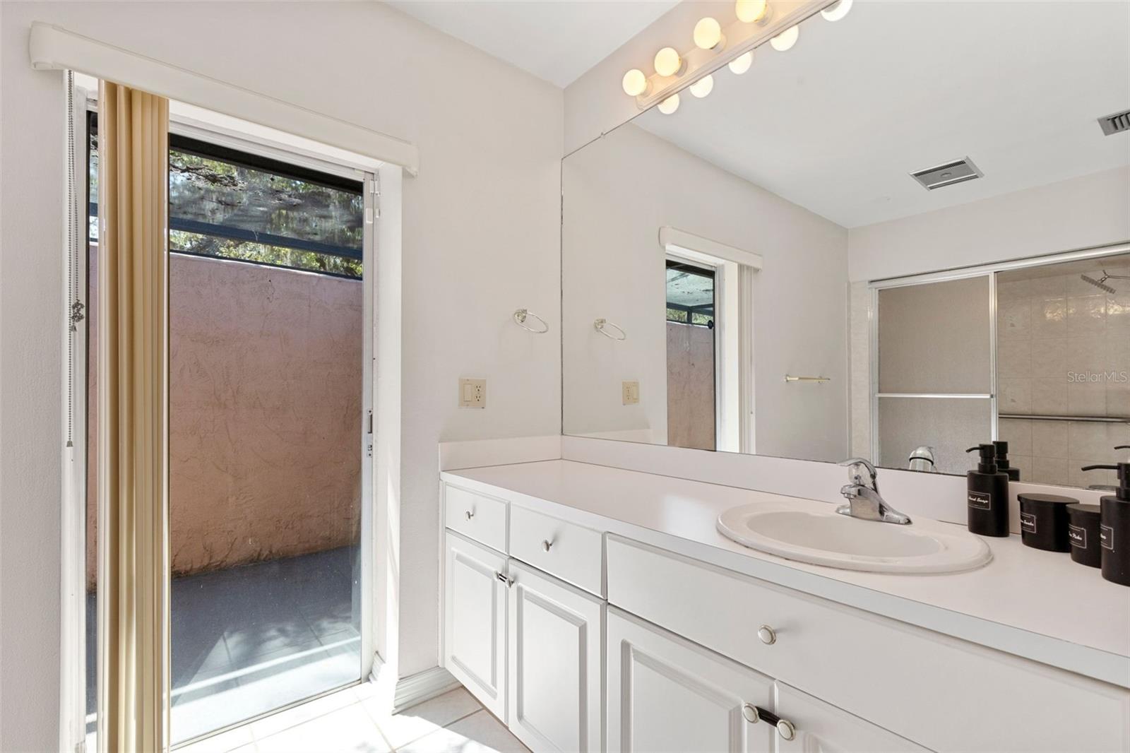 Listing photo id 9 for 8976 Lake Drive