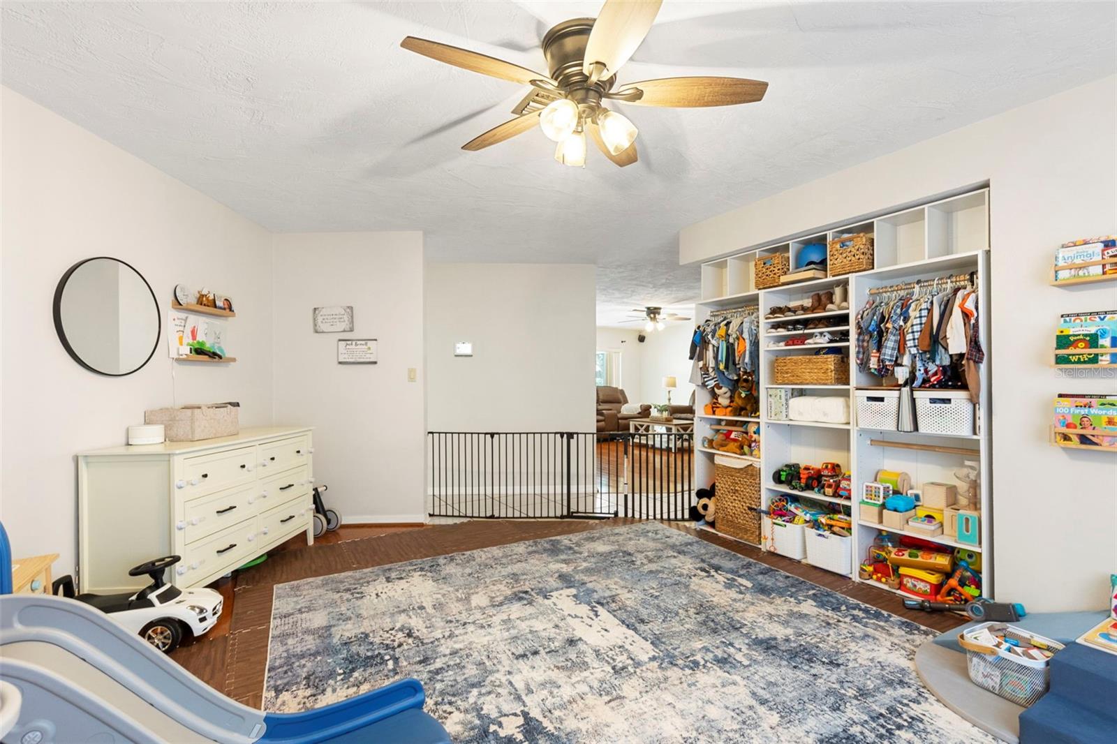 Listing photo id 11 for 8976 Lake Drive