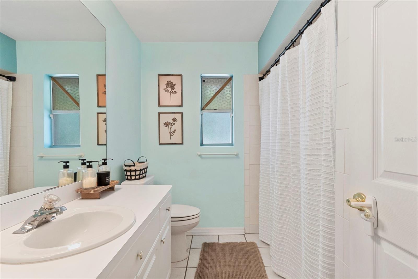 Listing photo id 19 for 8976 Lake Drive