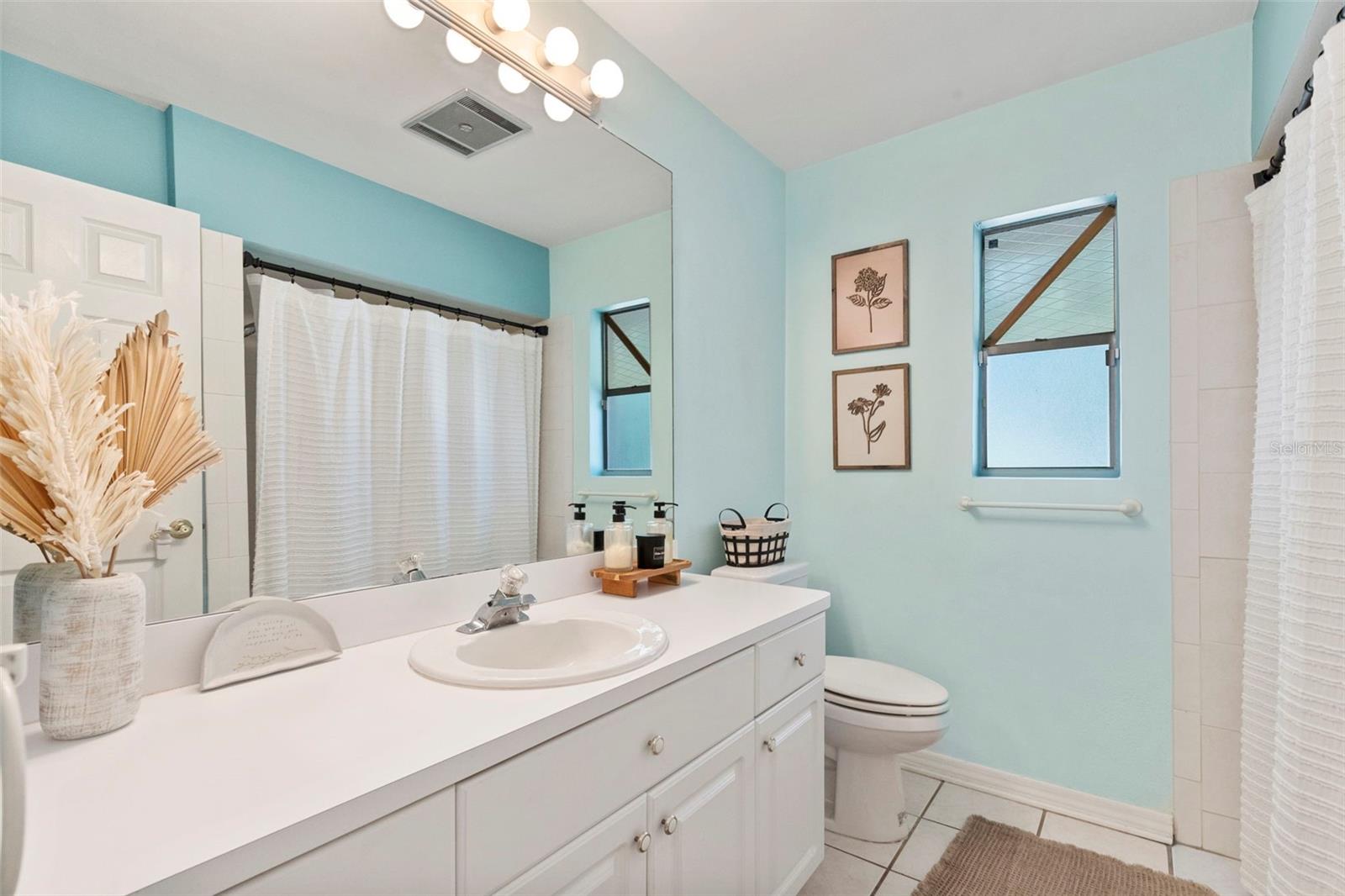 Listing photo id 20 for 8976 Lake Drive