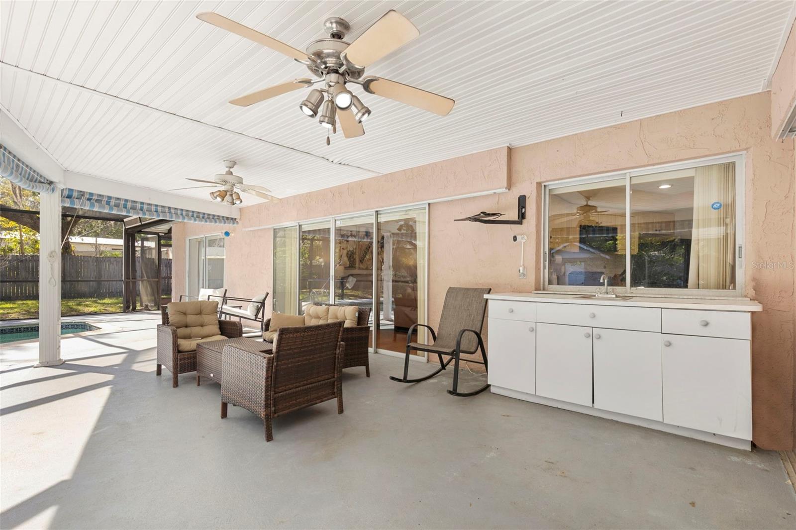 Listing photo id 31 for 8976 Lake Drive