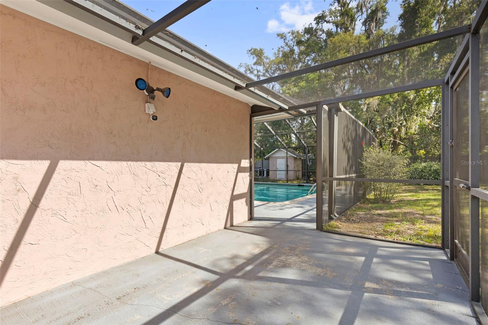 Listing photo id 32 for 8976 Lake Drive