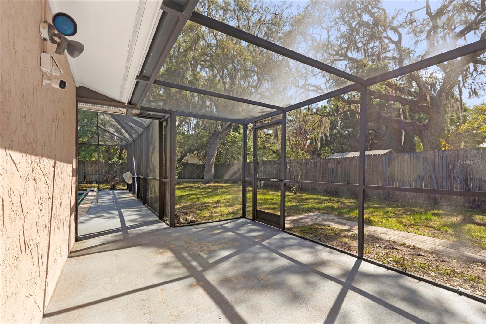 Listing photo id 33 for 8976 Lake Drive