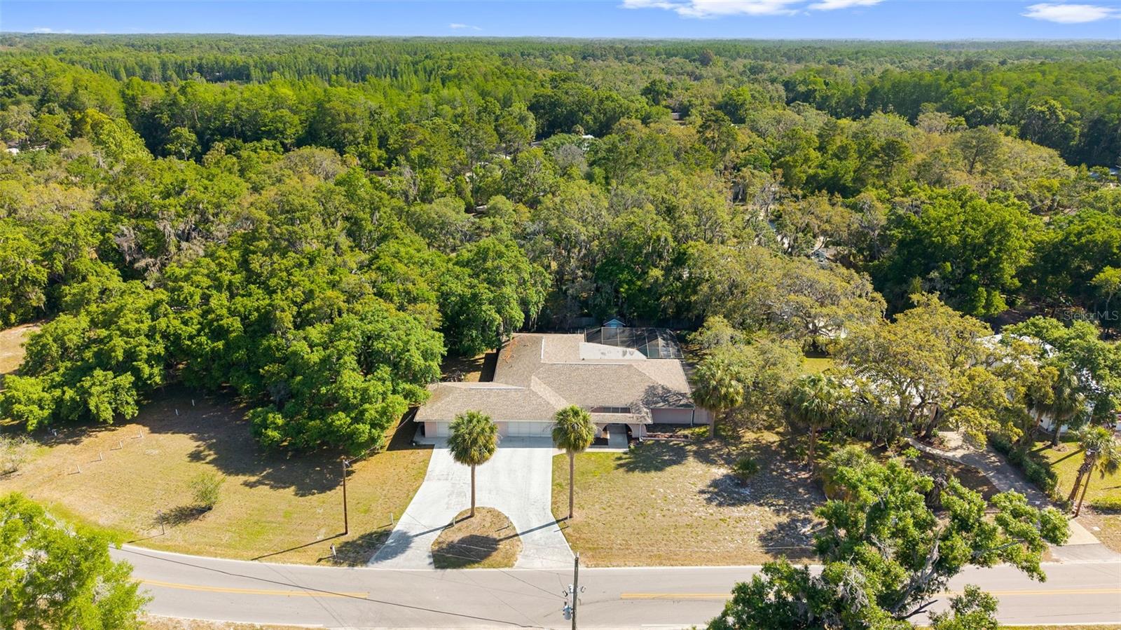 Listing photo id 34 for 8976 Lake Drive