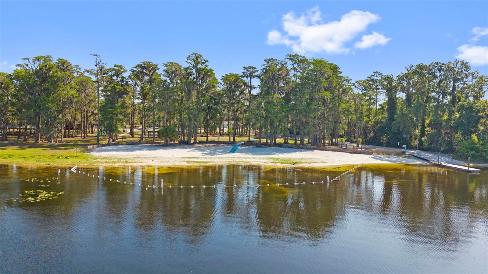 Listing photo id 35 for 8976 Lake Drive