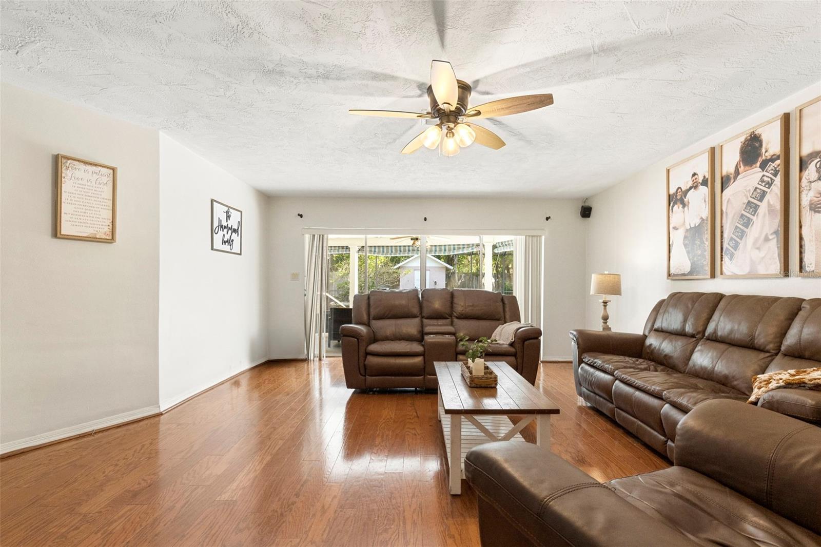 Listing photo id 3 for 8976 Lake Drive