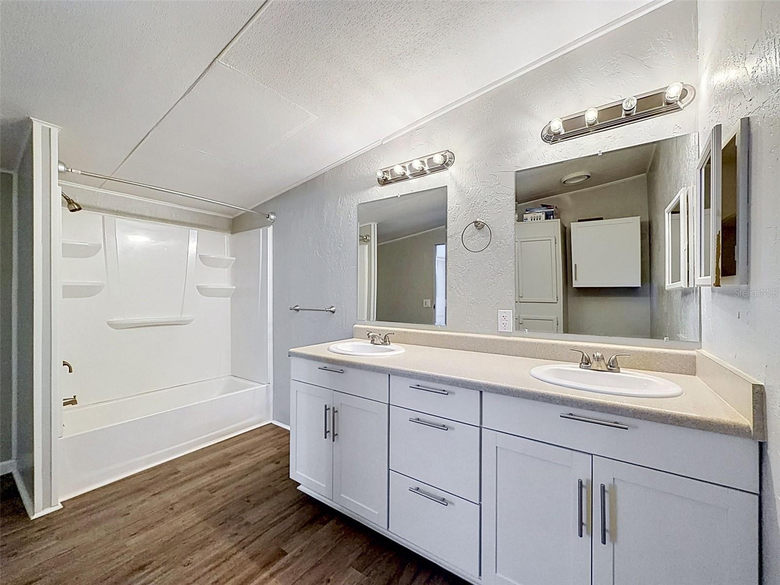 Image 33 of 76 For 15936 Archer St & 9718 Denton Ave.