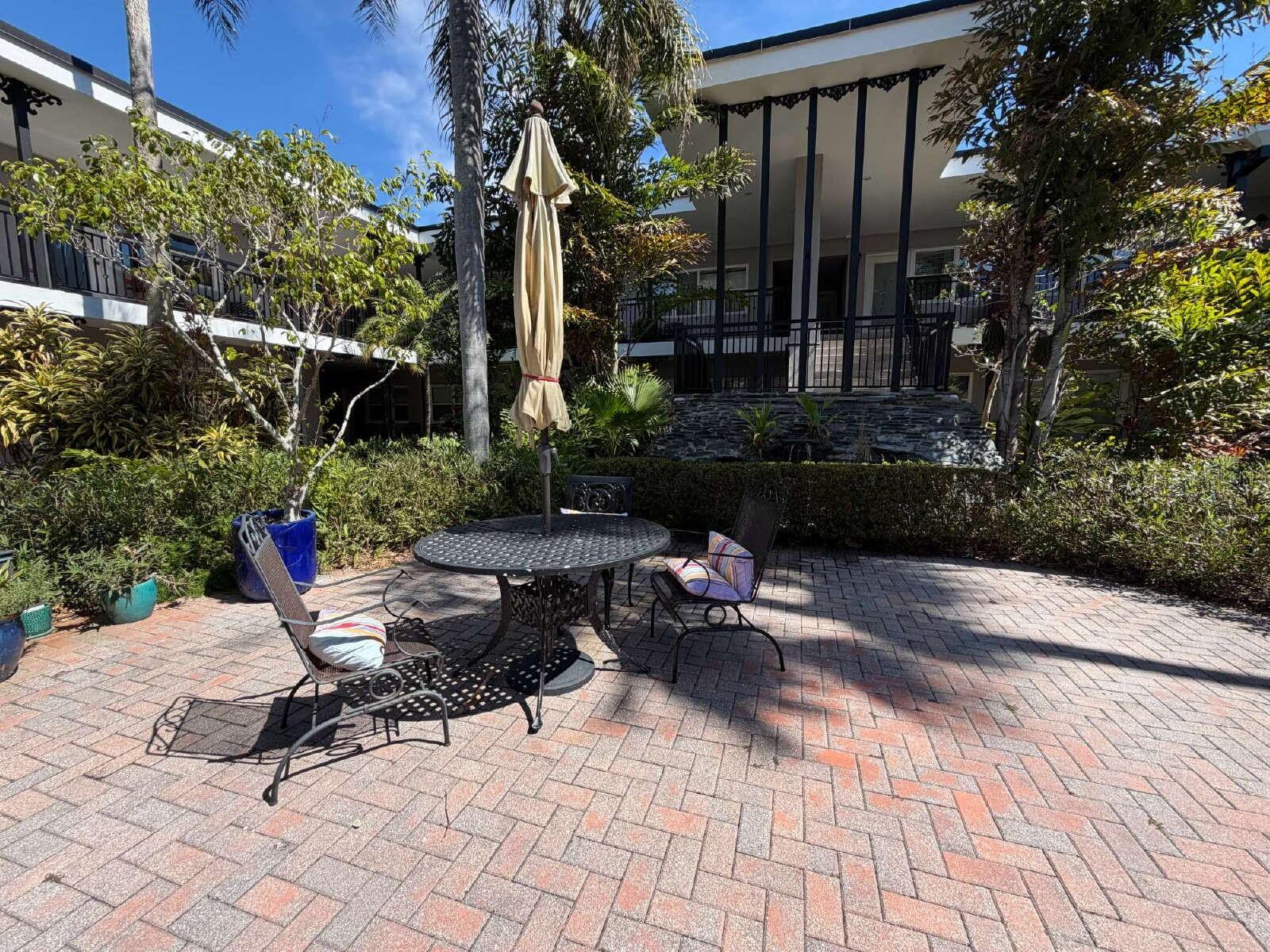 Image 16 of 20 For 1101 Victoria Drive 23