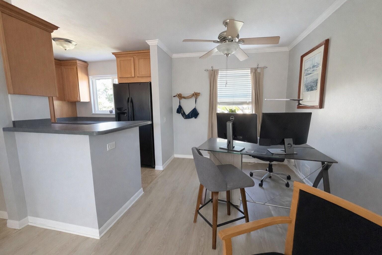 Image 5 of 20 For 1101 Victoria Drive 23