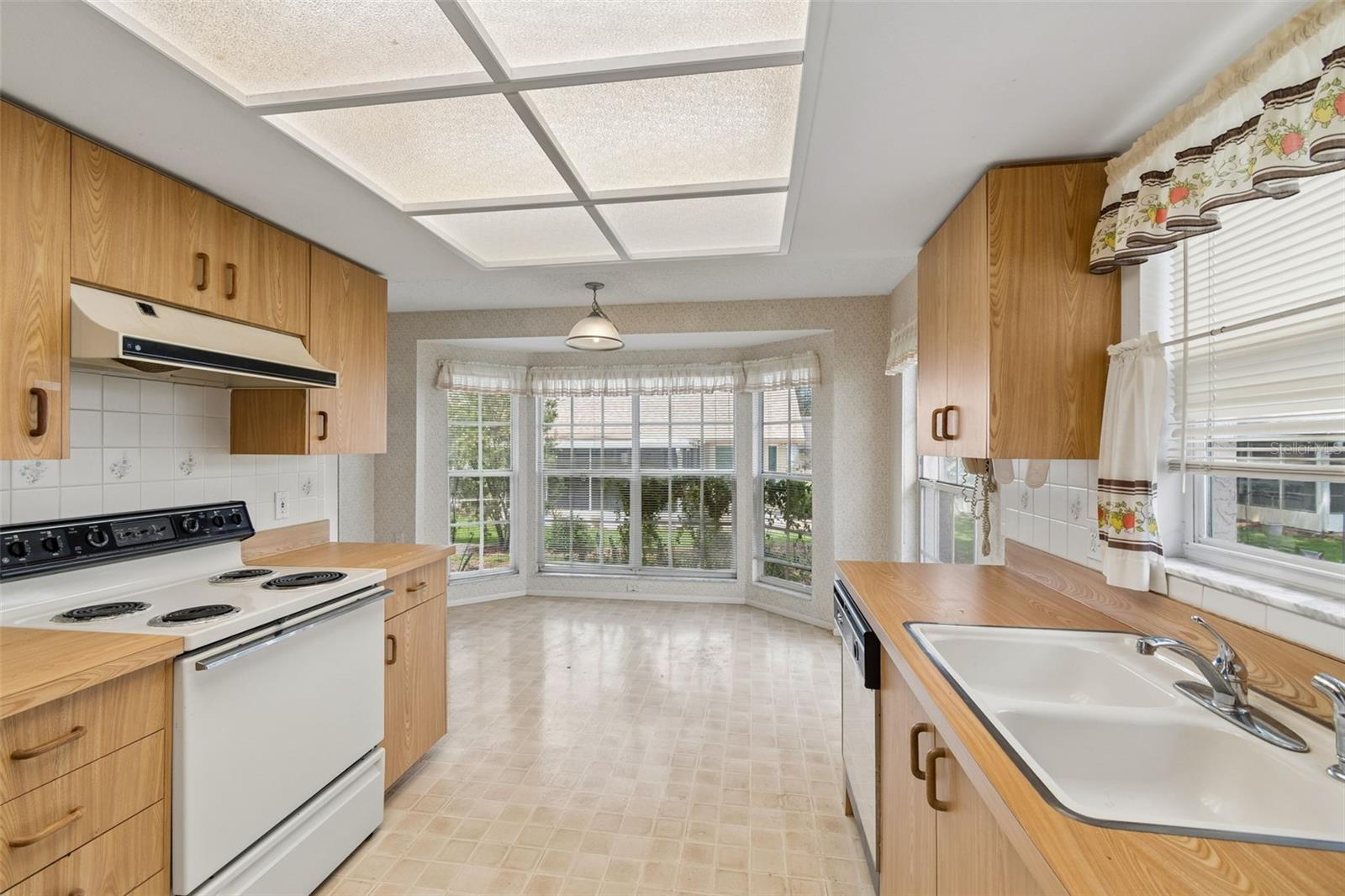 Image 13 of 32 For 4643 Sandpointe Drive