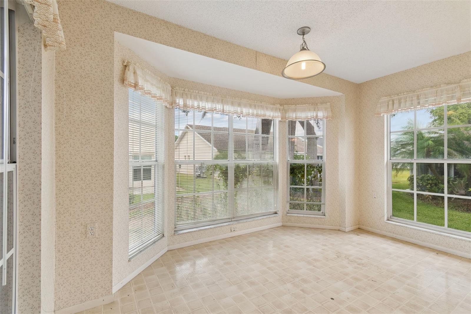 Image 15 of 32 For 4643 Sandpointe Drive