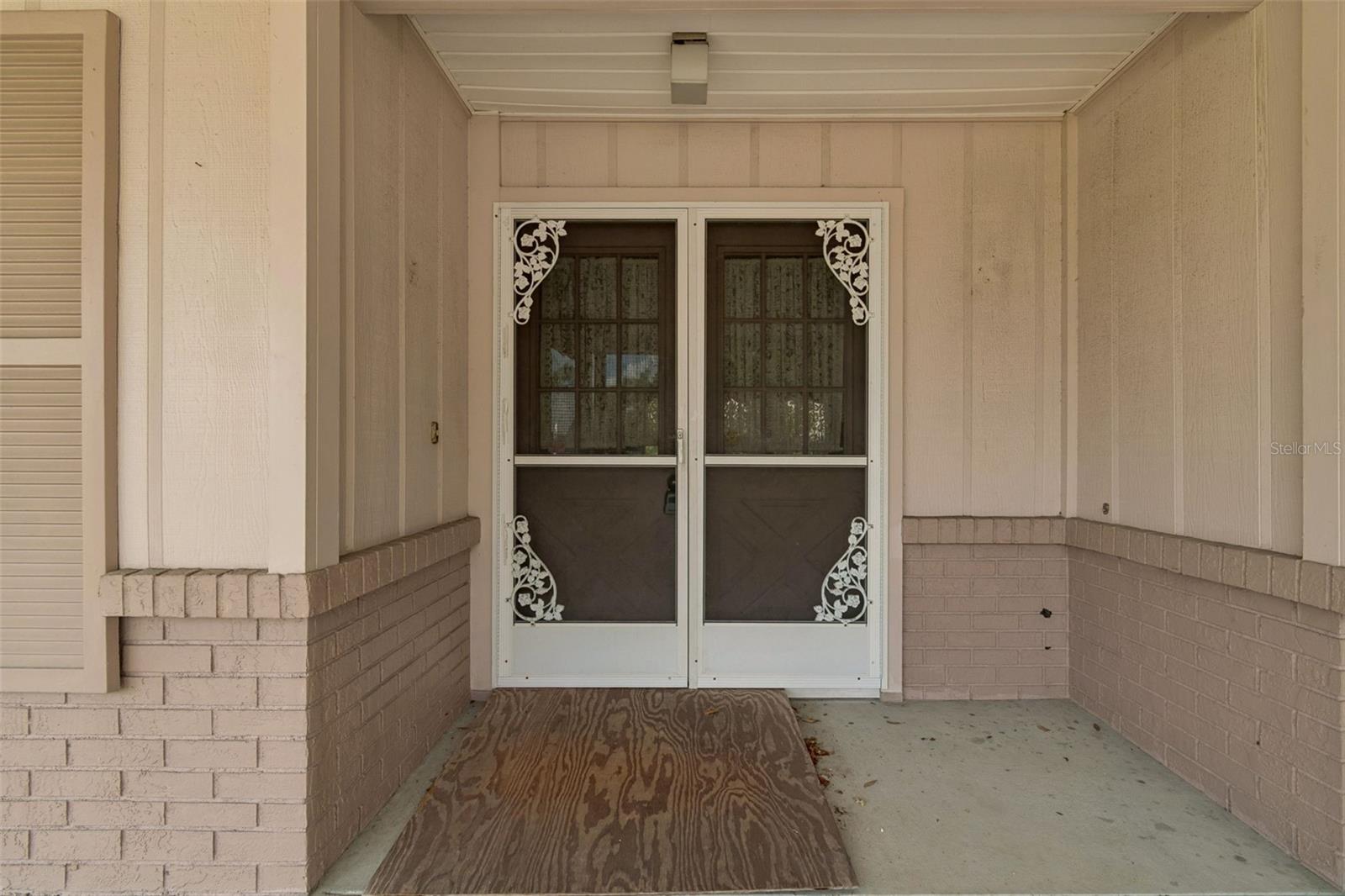 Image 4 of 32 For 4643 Sandpointe Drive