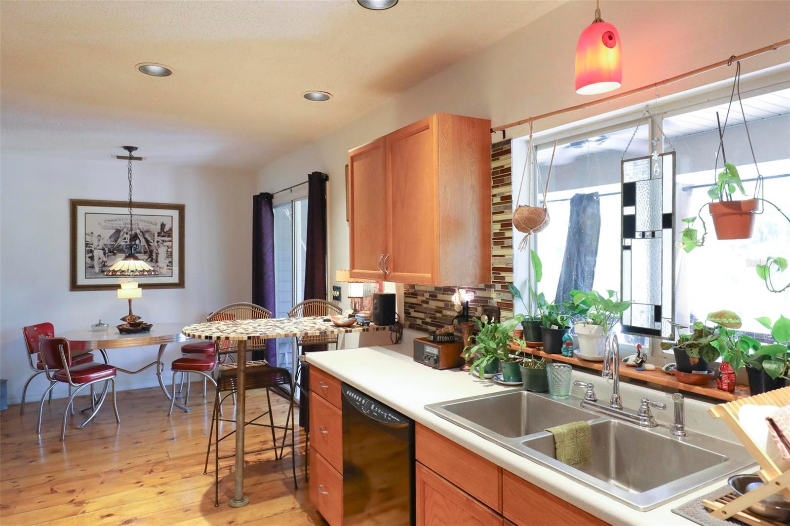 Image 10 of 50 For 7549 Pier Road