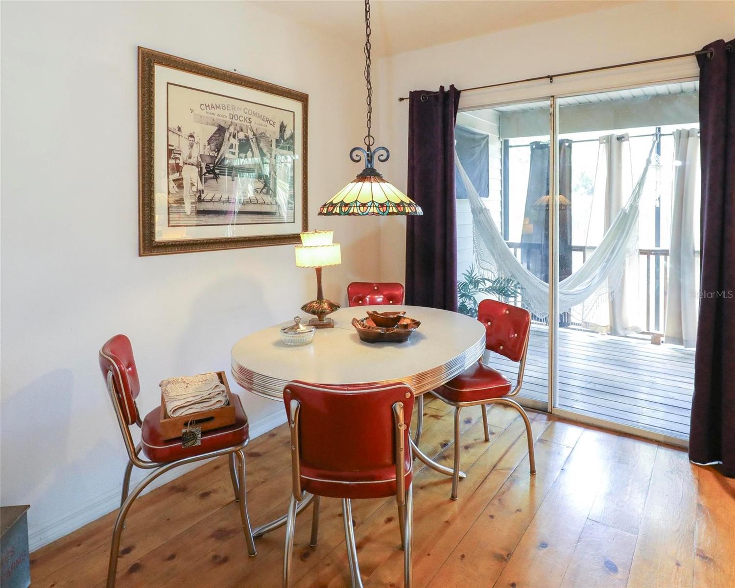 Image 13 of 50 For 7549 Pier Road