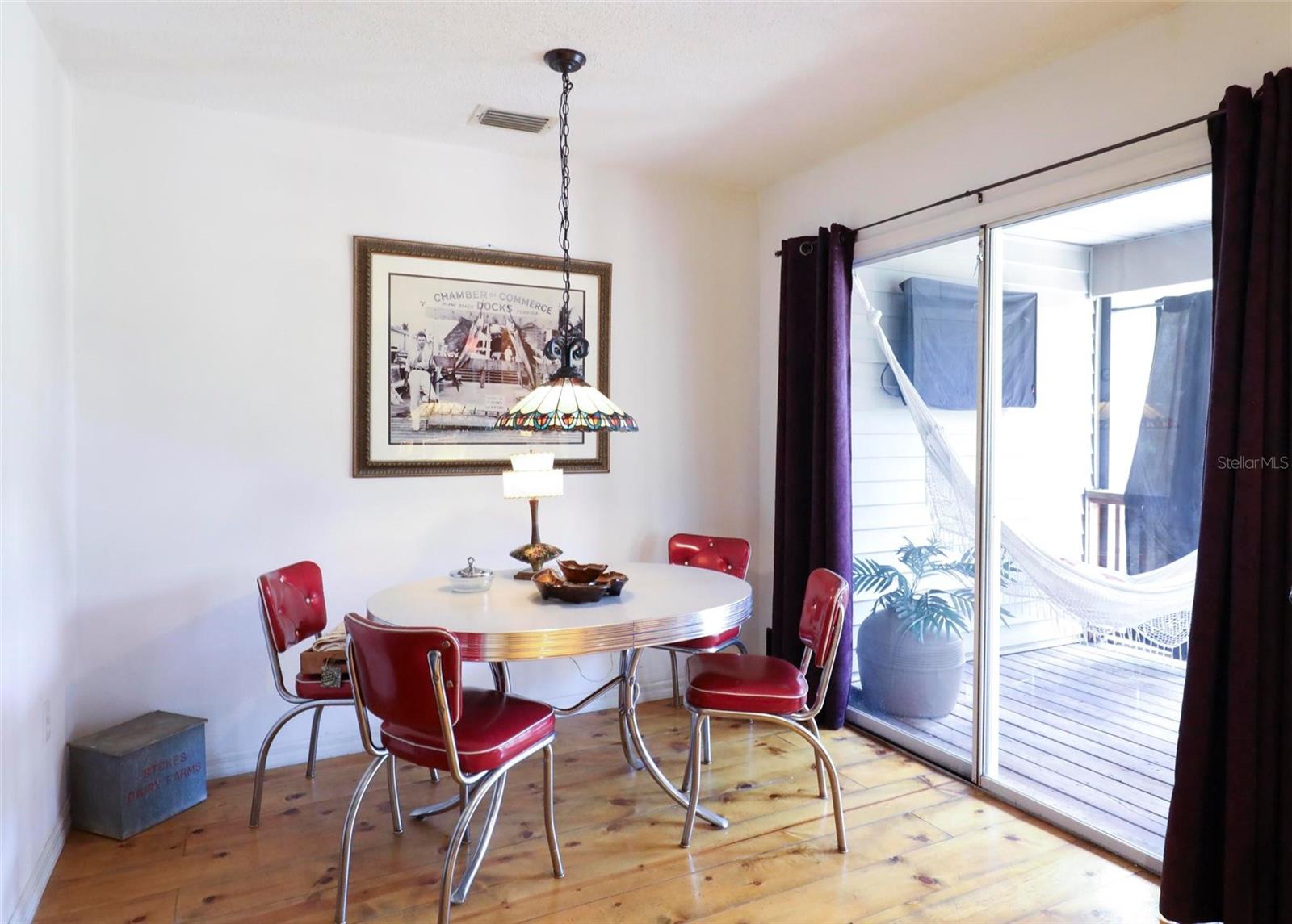 Image 14 of 50 For 7549 Pier Road