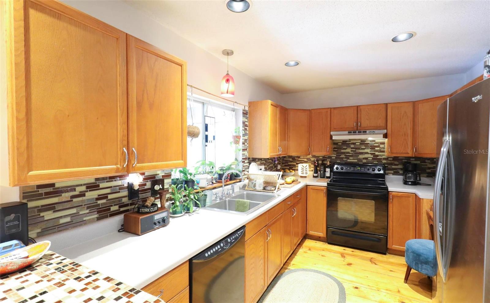 Image 9 of 50 For 7549 Pier Road