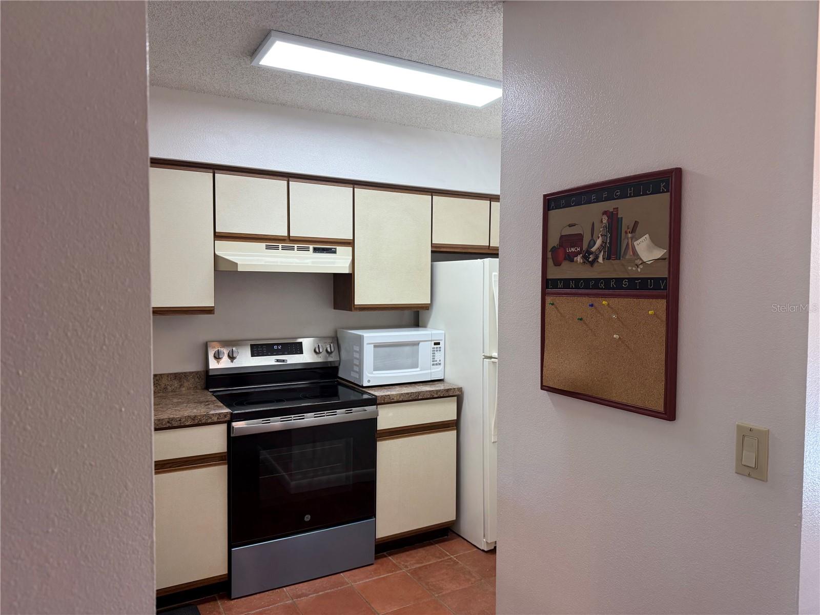 Image 3 of 29 For 6519 Spring Flower Drive 22