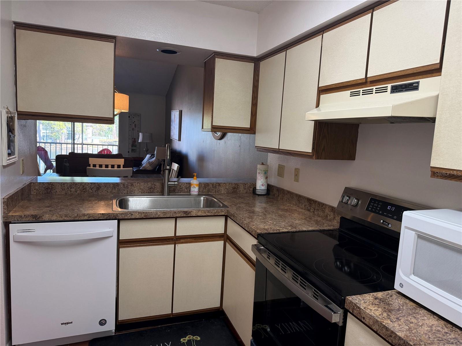 Image 7 of 29 For 6519 Spring Flower Drive 22