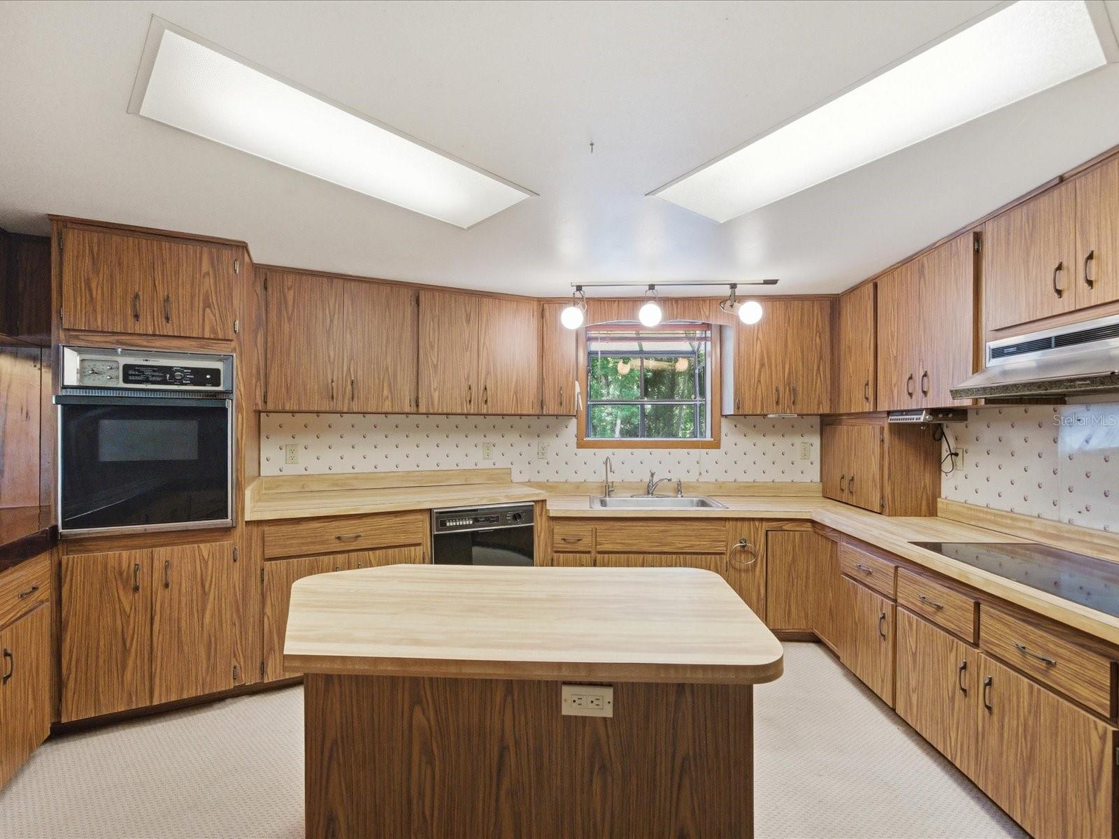 Image 9 of 36 For 8979 White Dogwood Drive