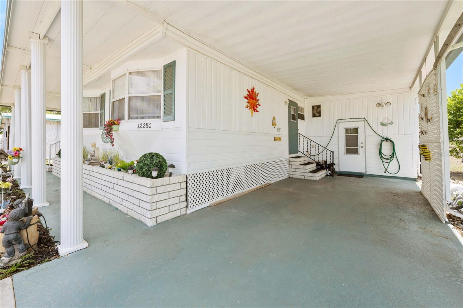 Listing photo id 9 for 12280 Fairway Avenue