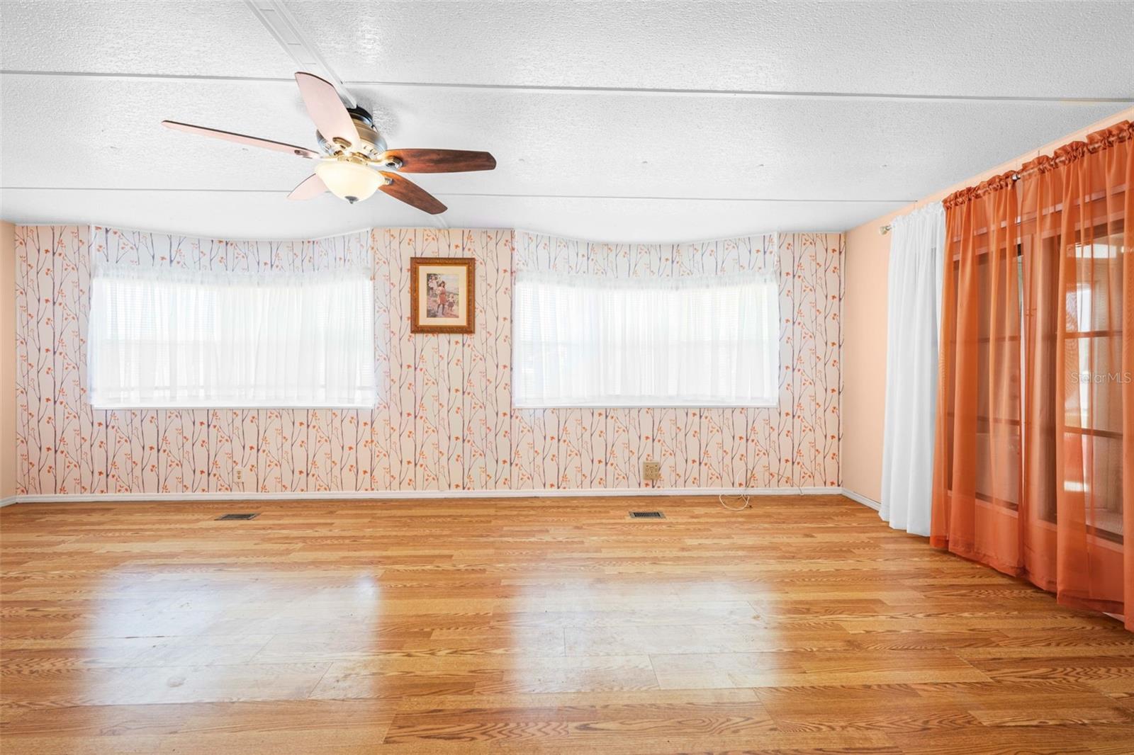 Listing photo id 21 for 12280 Fairway Avenue