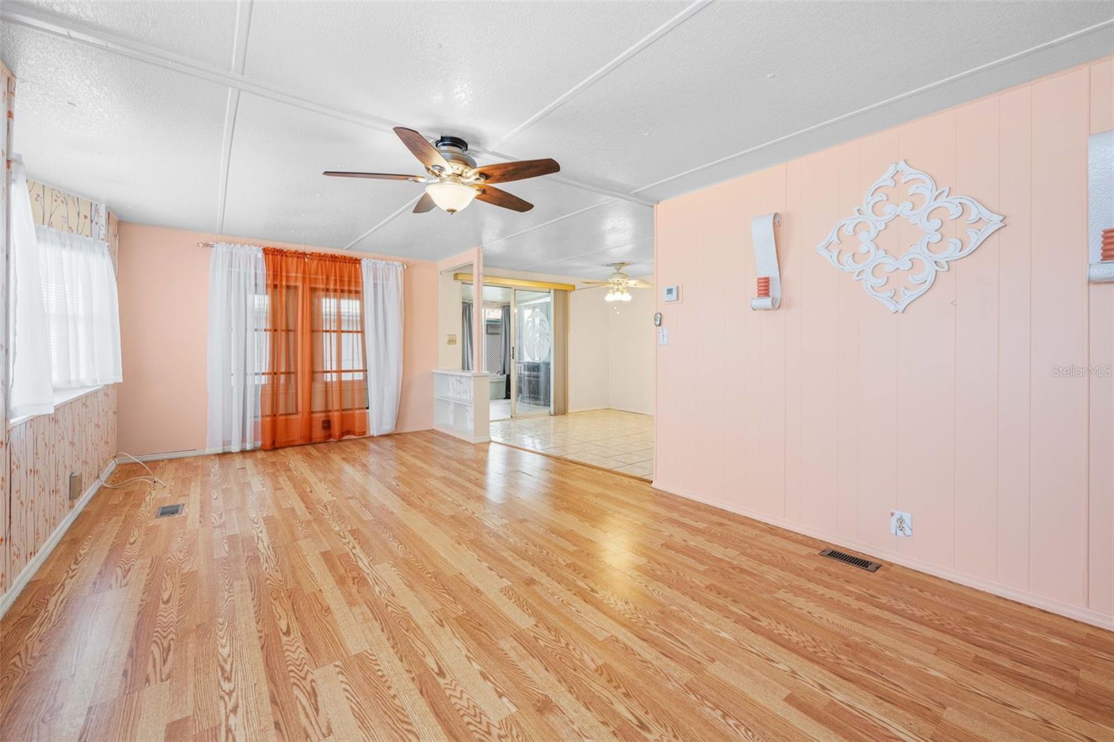 Listing photo id 24 for 12280 Fairway Avenue