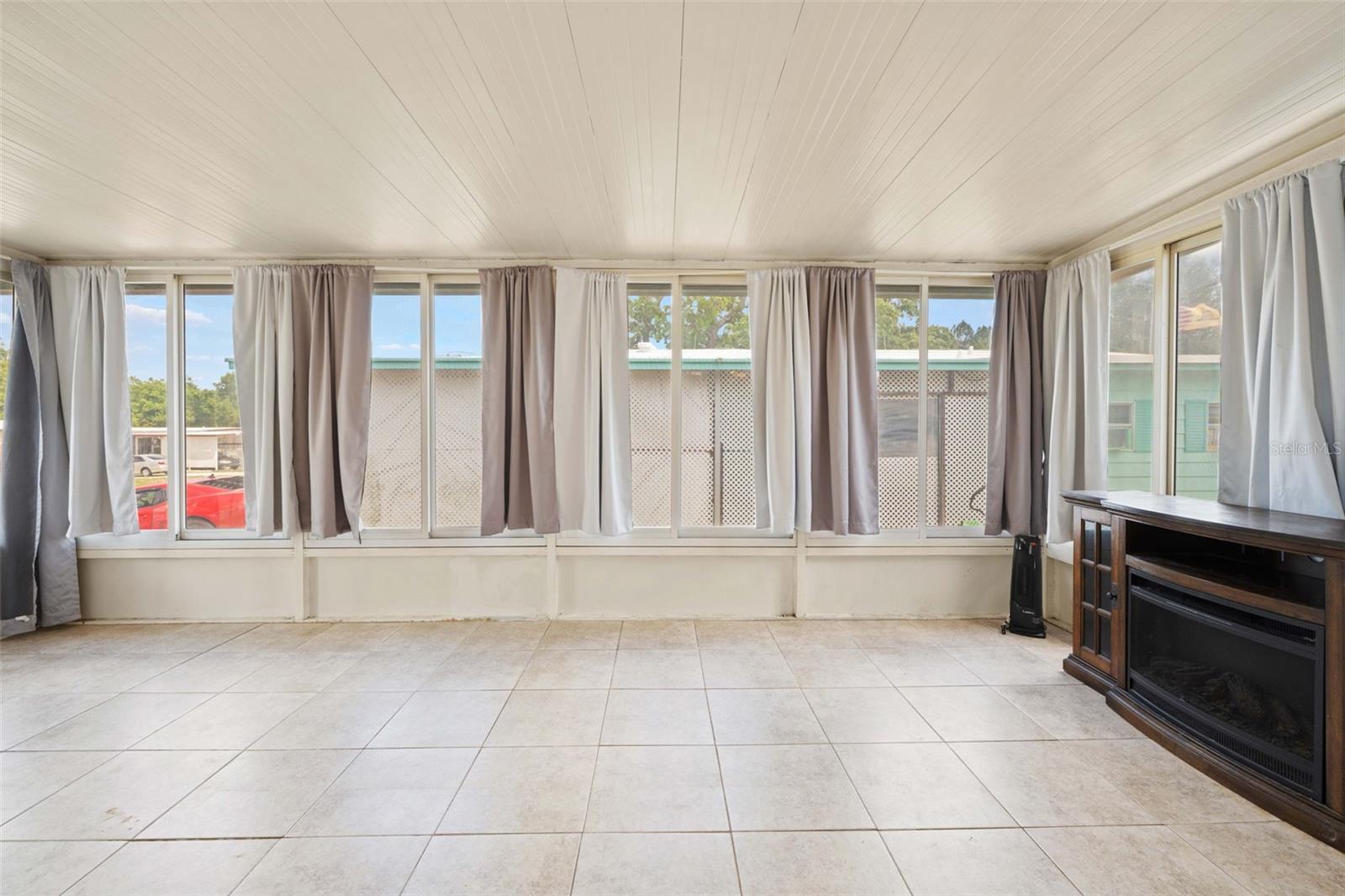 Listing photo id 26 for 12280 Fairway Avenue