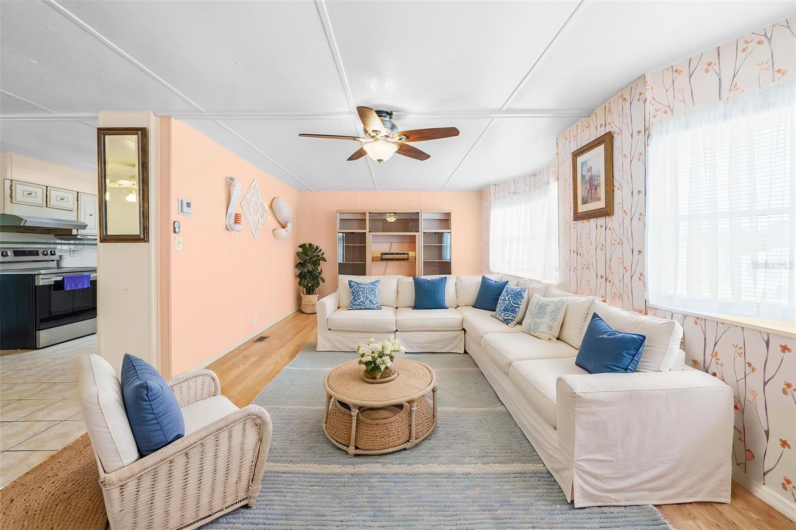 Listing photo id 1 for 12280 Fairway Avenue