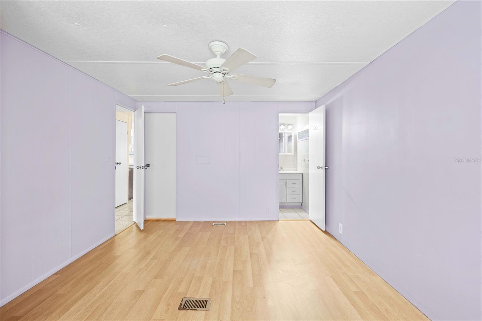 Listing photo id 31 for 12280 Fairway Avenue