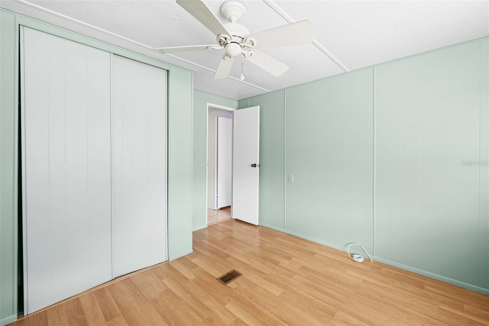 Listing photo id 34 for 12280 Fairway Avenue