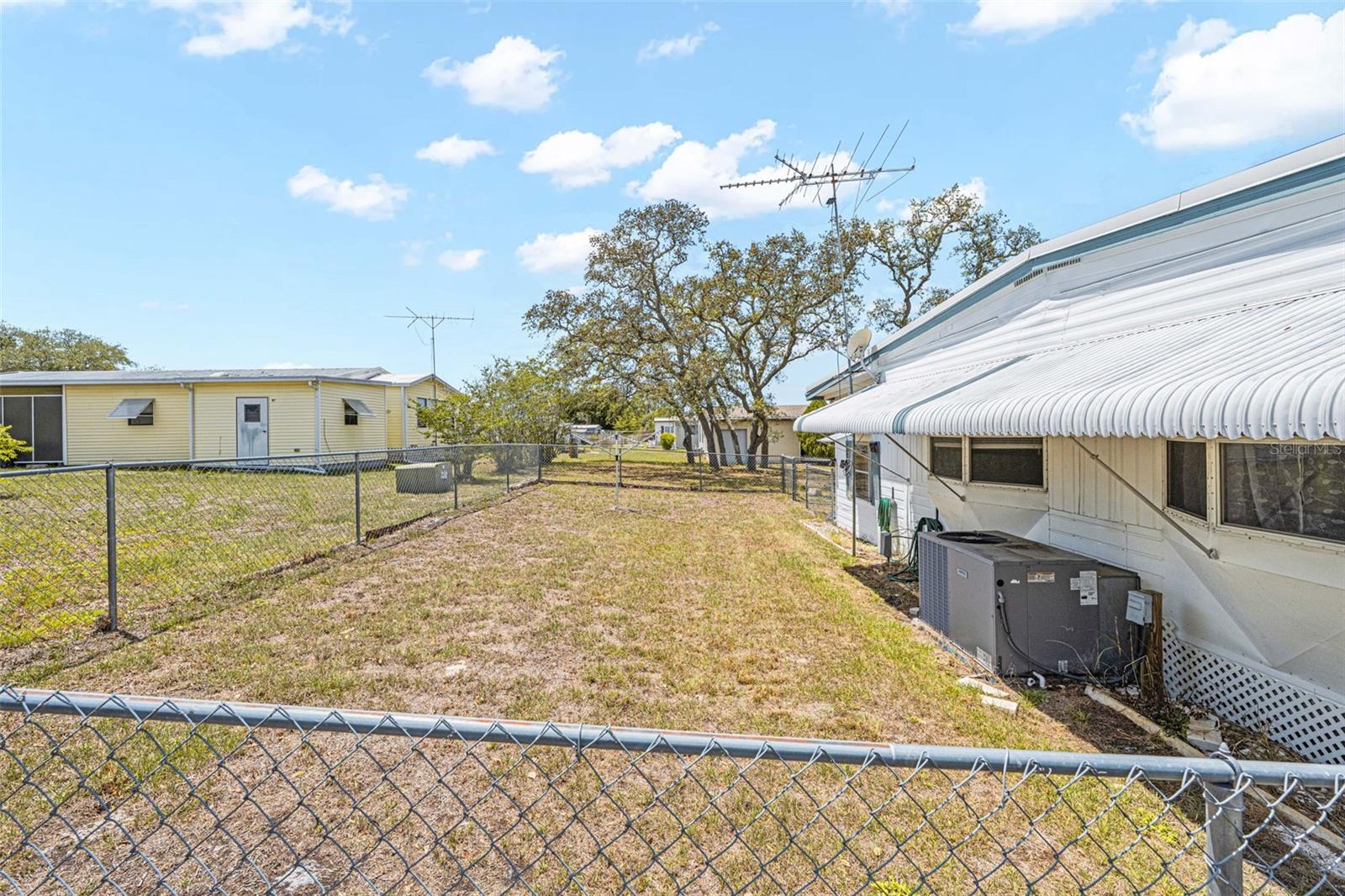 Listing photo id 37 for 12280 Fairway Avenue