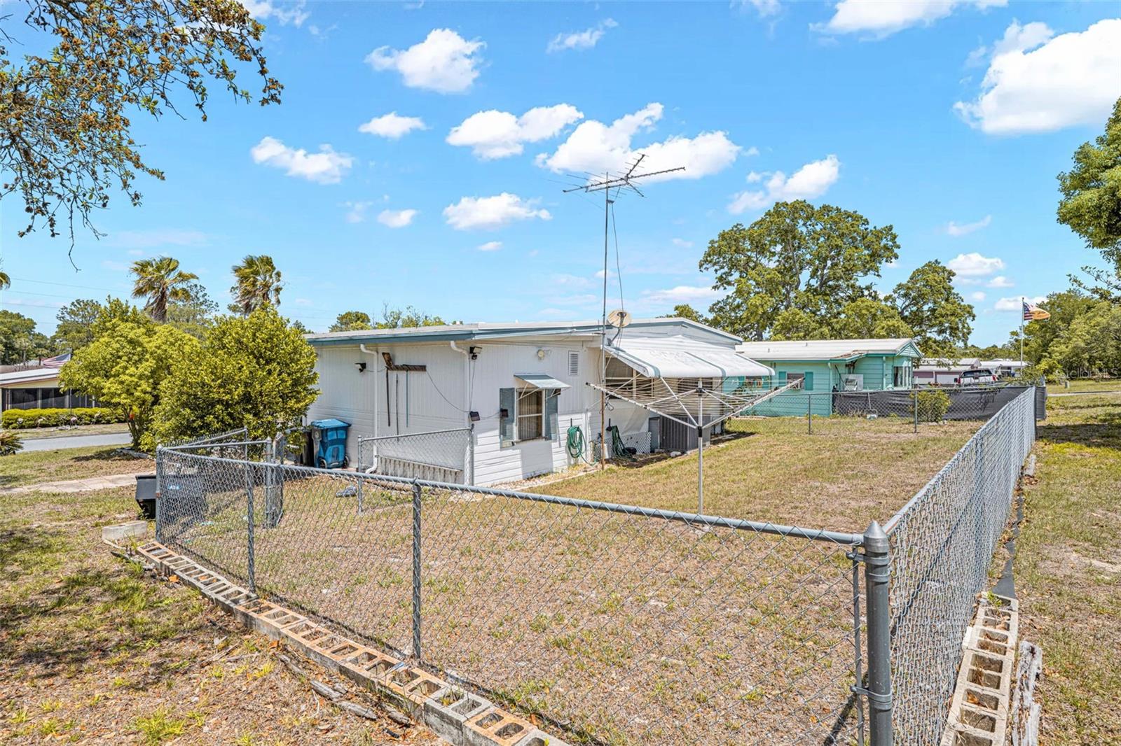 Listing photo id 38 for 12280 Fairway Avenue