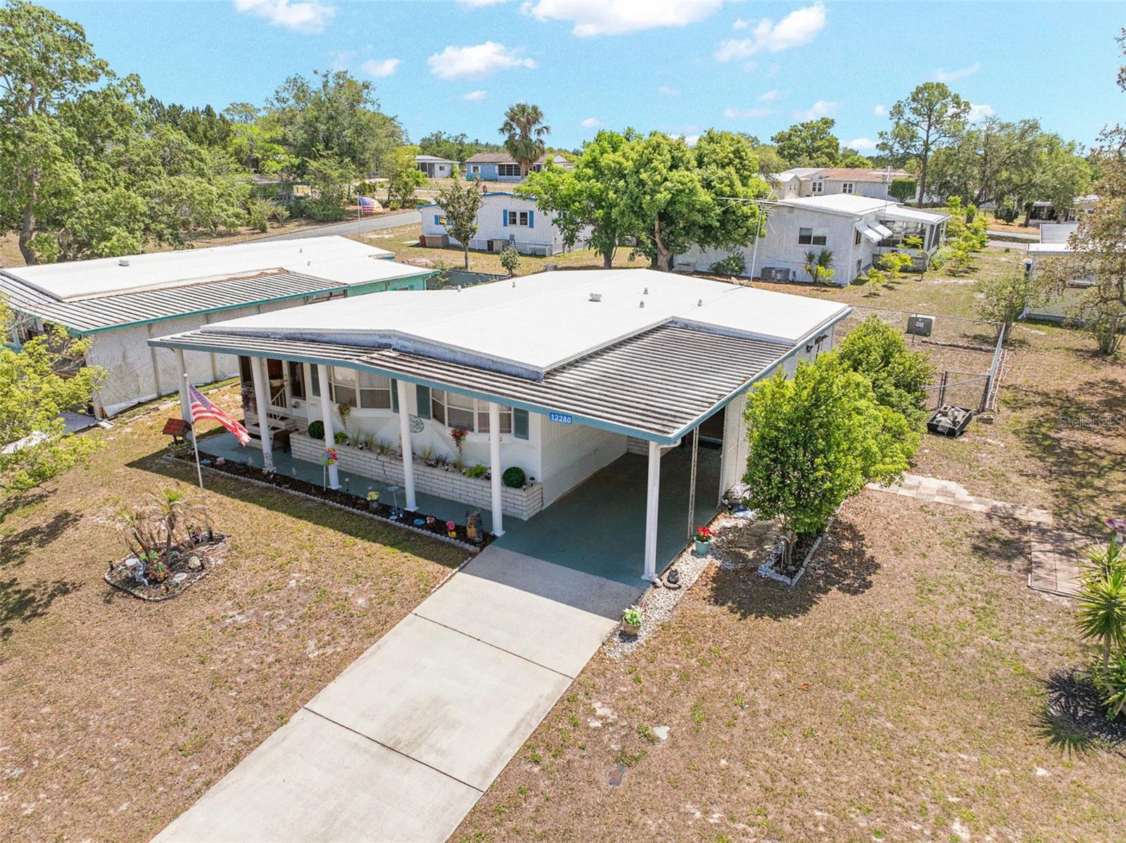 Listing photo id 41 for 12280 Fairway Avenue