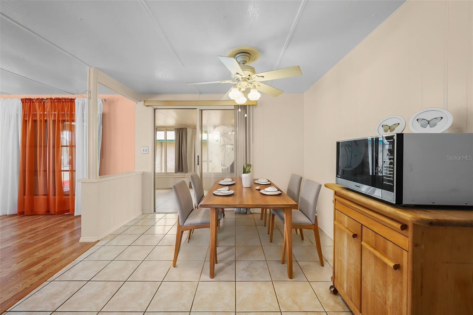 Listing photo id 3 for 12280 Fairway Avenue