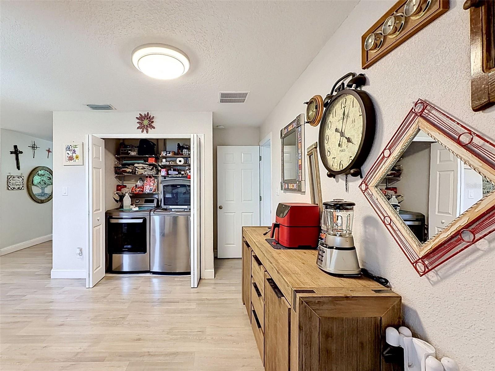 Image 17 of 52 For 13944 1st Street