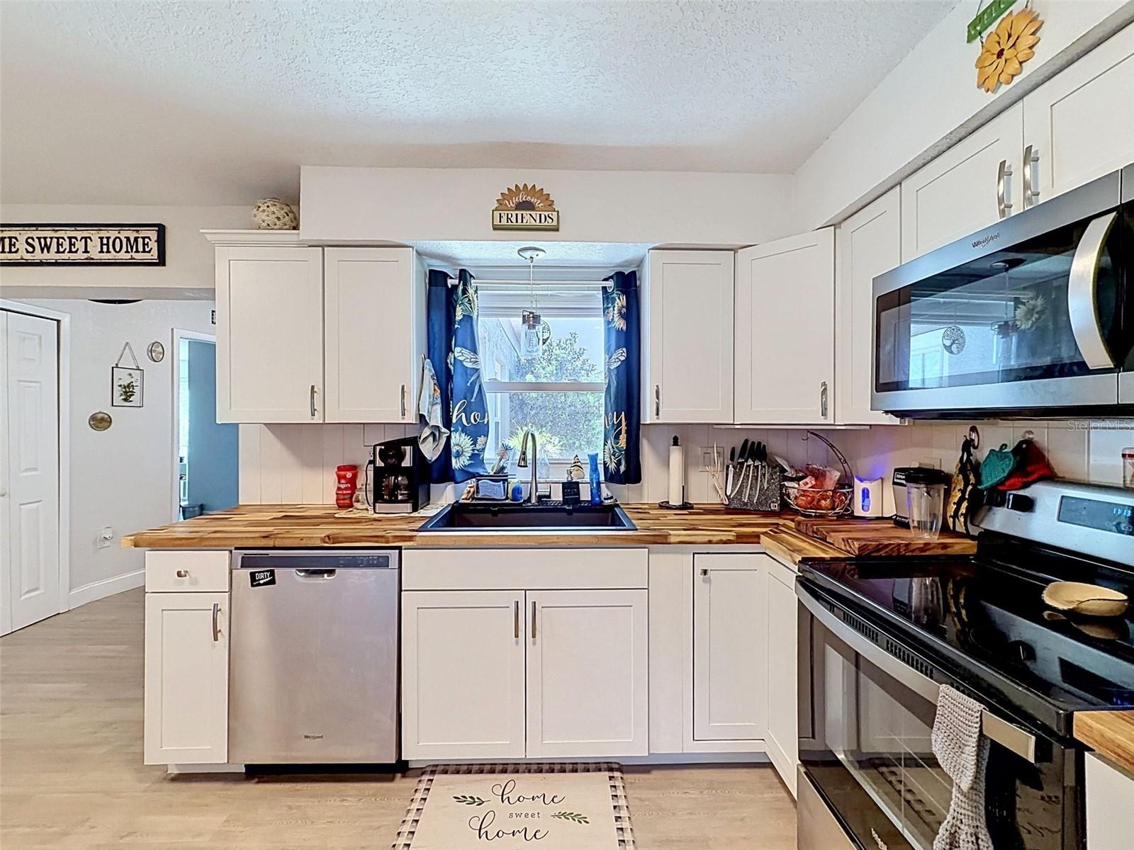 Image 20 of 52 For 13944 1st Street