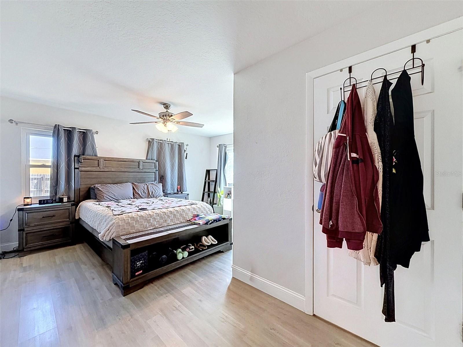 Image 27 of 52 For 13944 1st Street