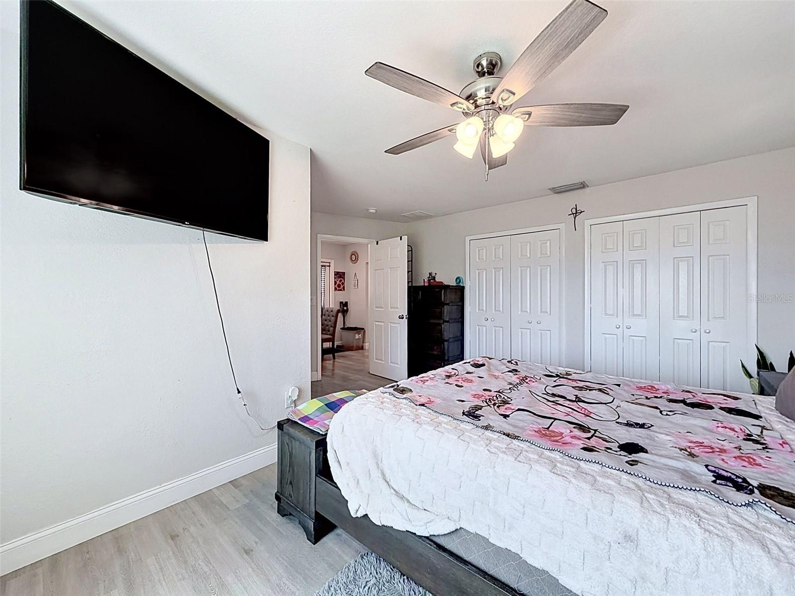 Image 32 of 52 For 13944 1st Street