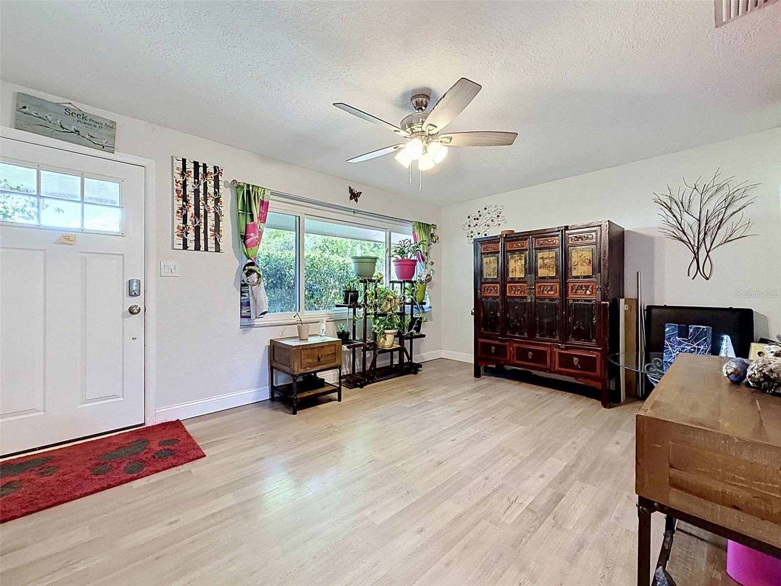 Image 5 of 52 For 13944 1st Street