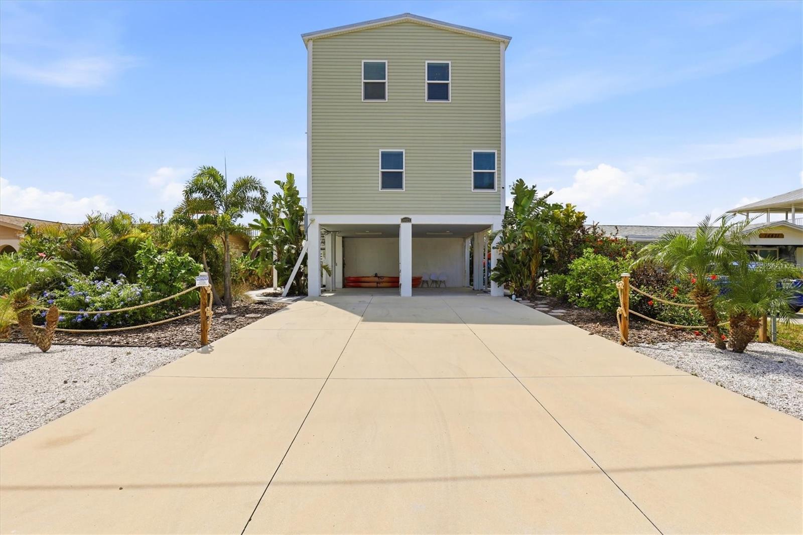 Image 2 of 95 For 14429 Birch Street