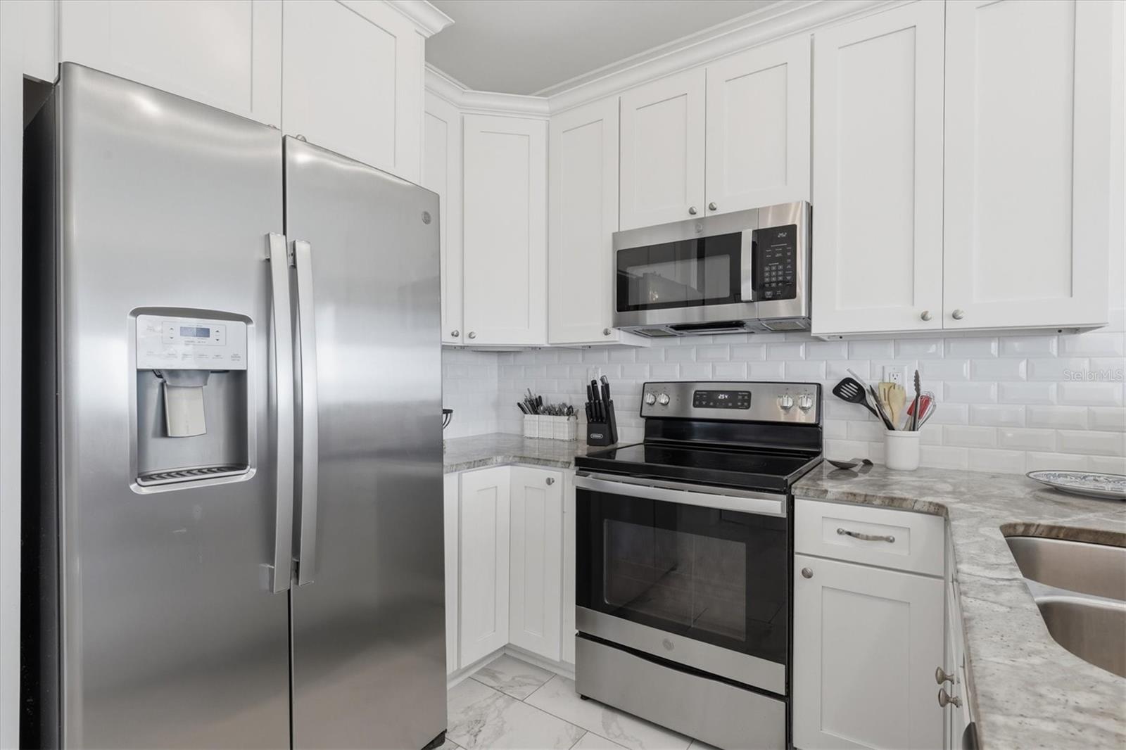 Image 25 of 95 For 14429 Birch Street