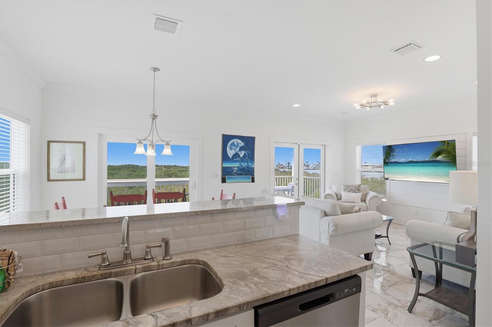 Image 26 of 95 For 14429 Birch Street