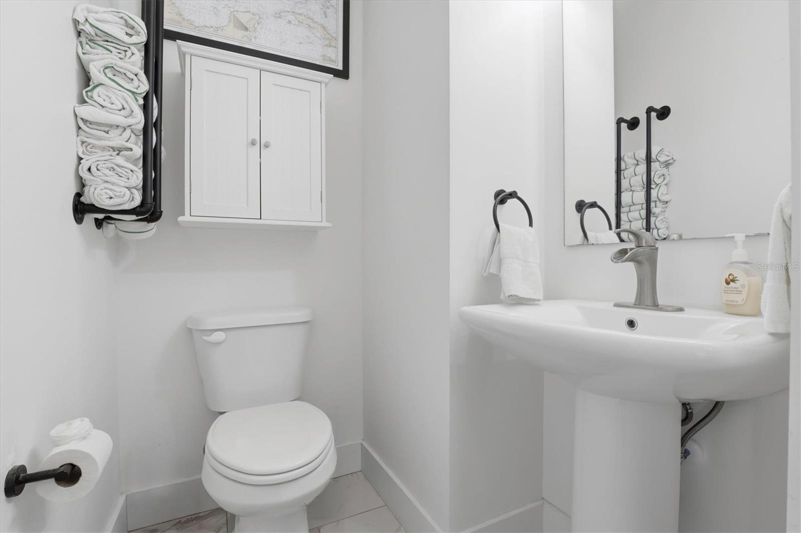 Image 36 of 95 For 14429 Birch Street