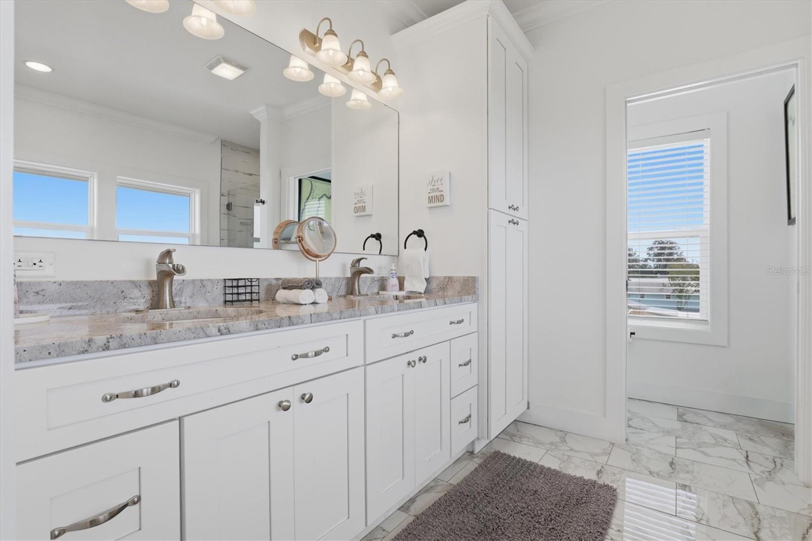 Image 55 of 95 For 14429 Birch Street