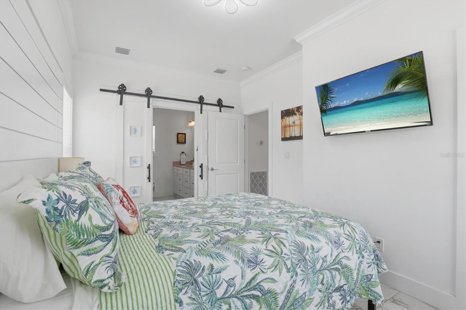 Image 62 of 95 For 14429 Birch Street