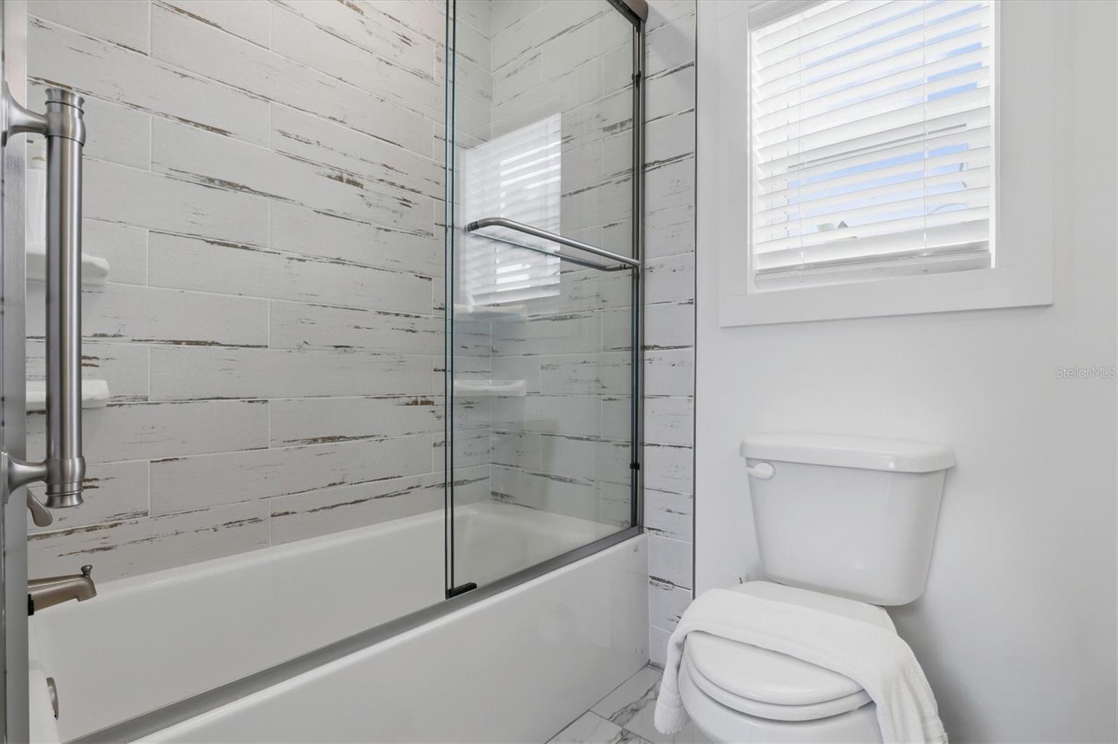 Image 64 of 95 For 14429 Birch Street