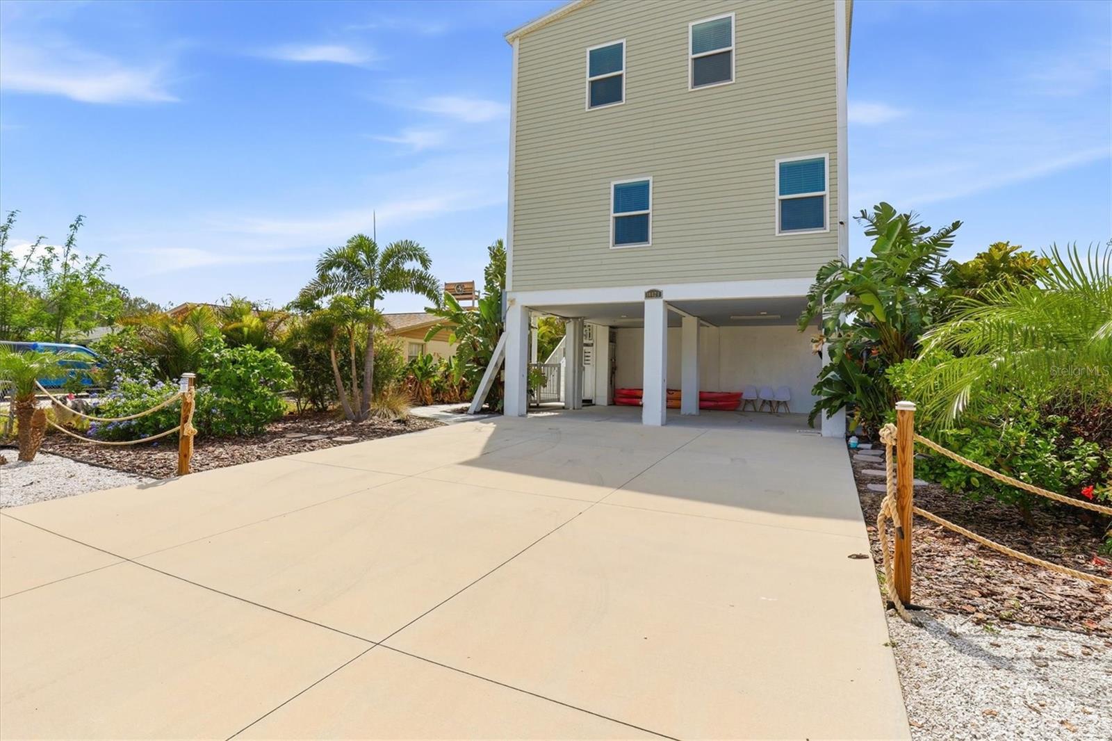 Image 82 of 95 For 14429 Birch Street