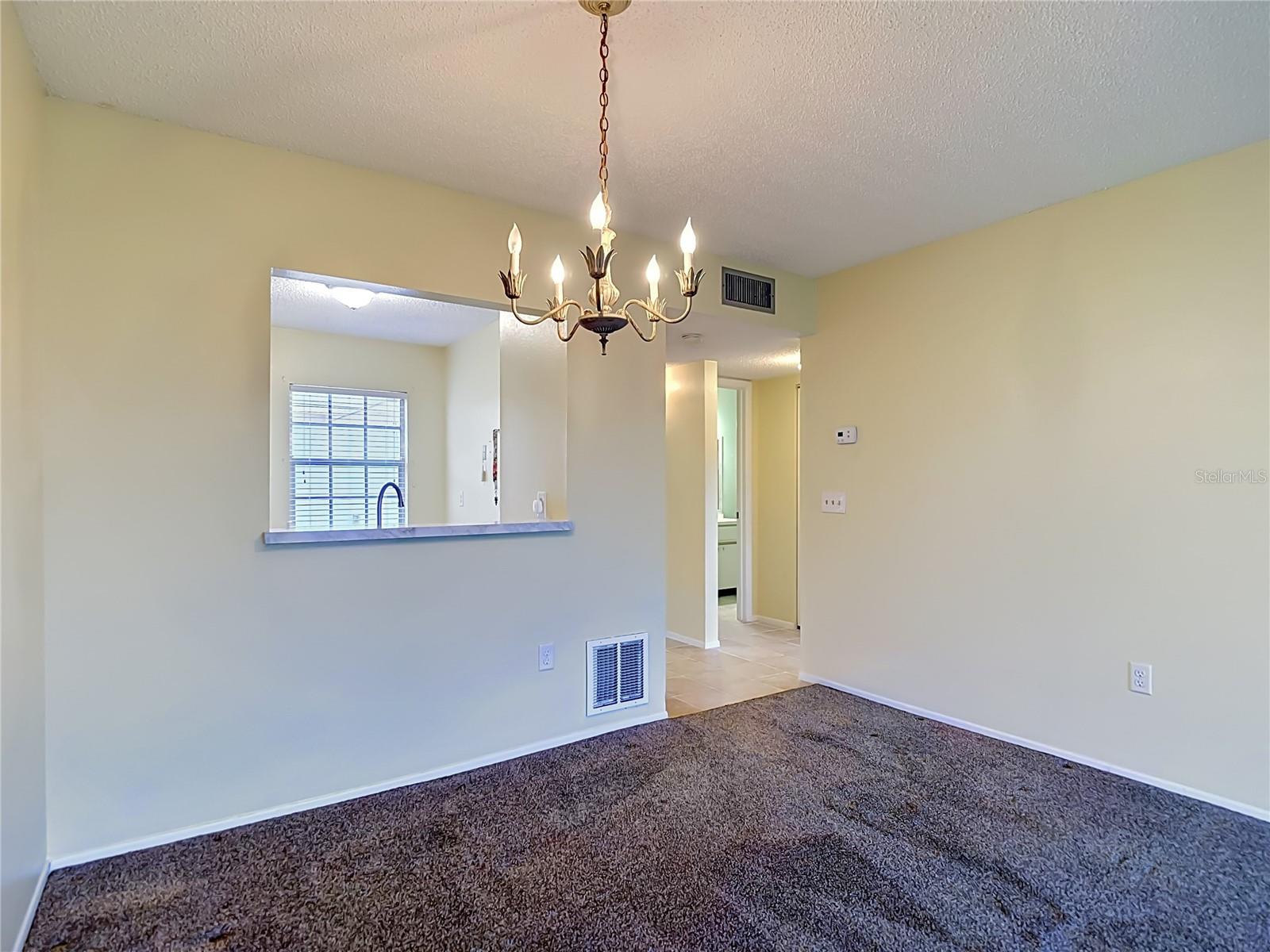 Listing photo id 13 for 11132 Pembridge Court 6