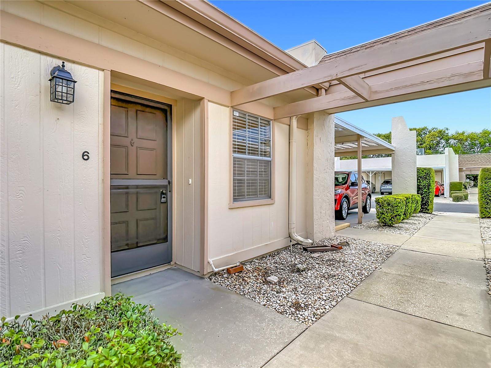 Listing photo id 0 for 11132 Pembridge Court 6