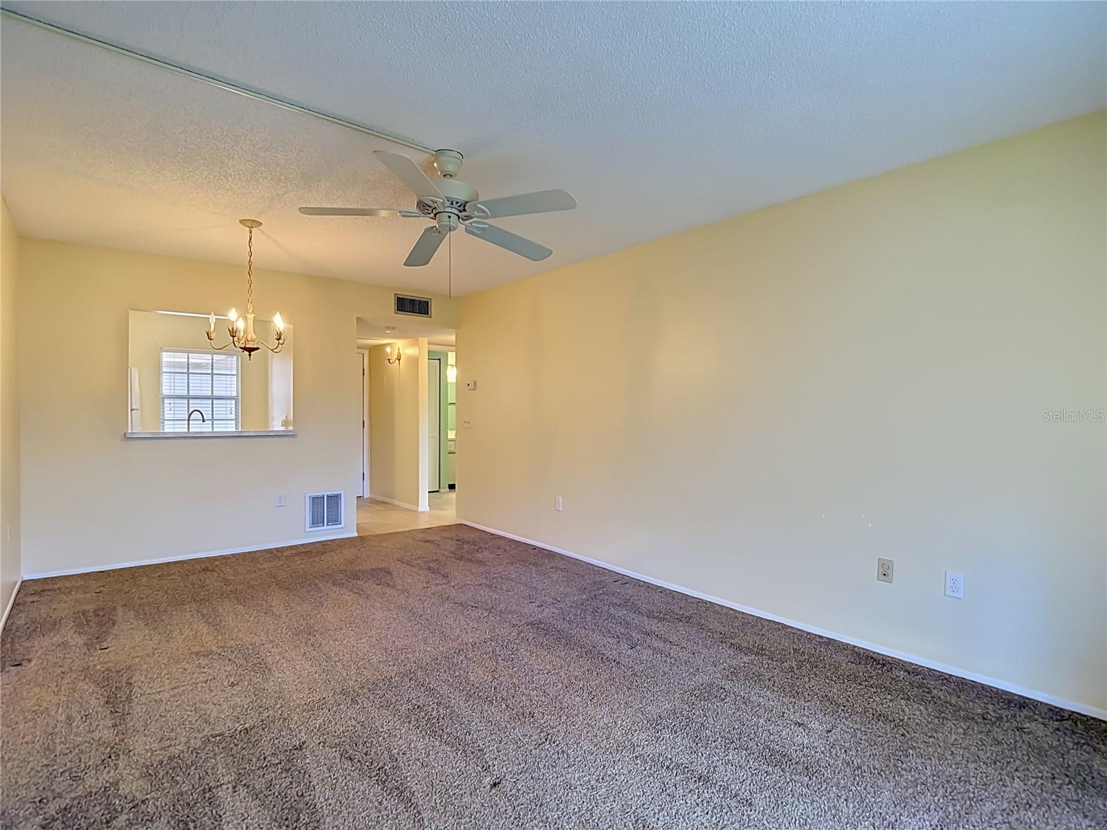 Listing photo id 19 for 11132 Pembridge Court 6